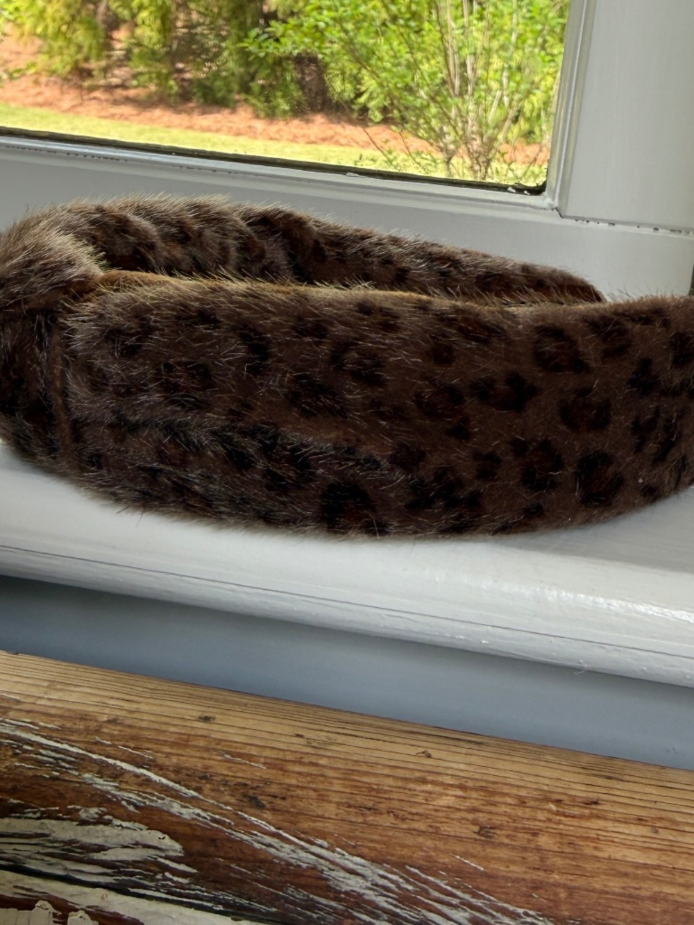 Anthropologie Faux Fur Leopard Print Headband - Picture 12 of 12